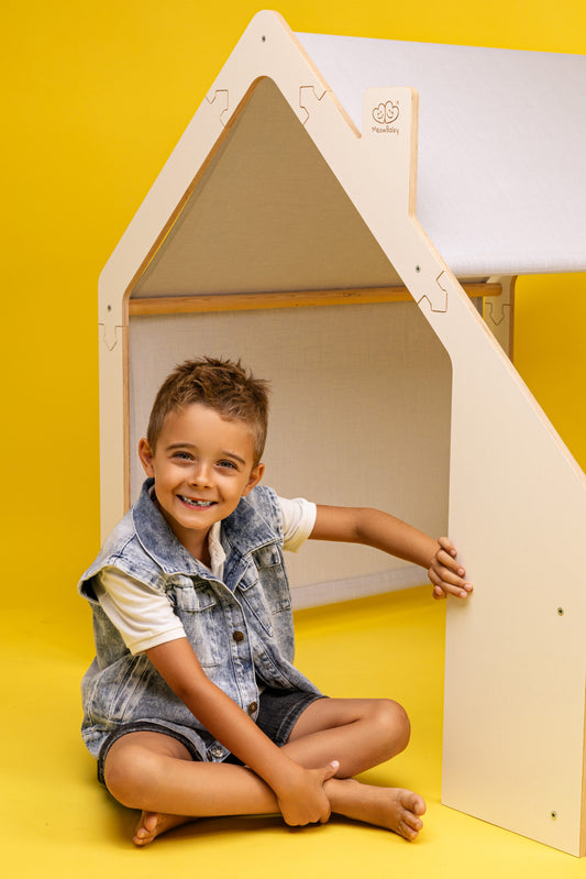 Wit houten speelhuisje van MeowBaby met blauw dak