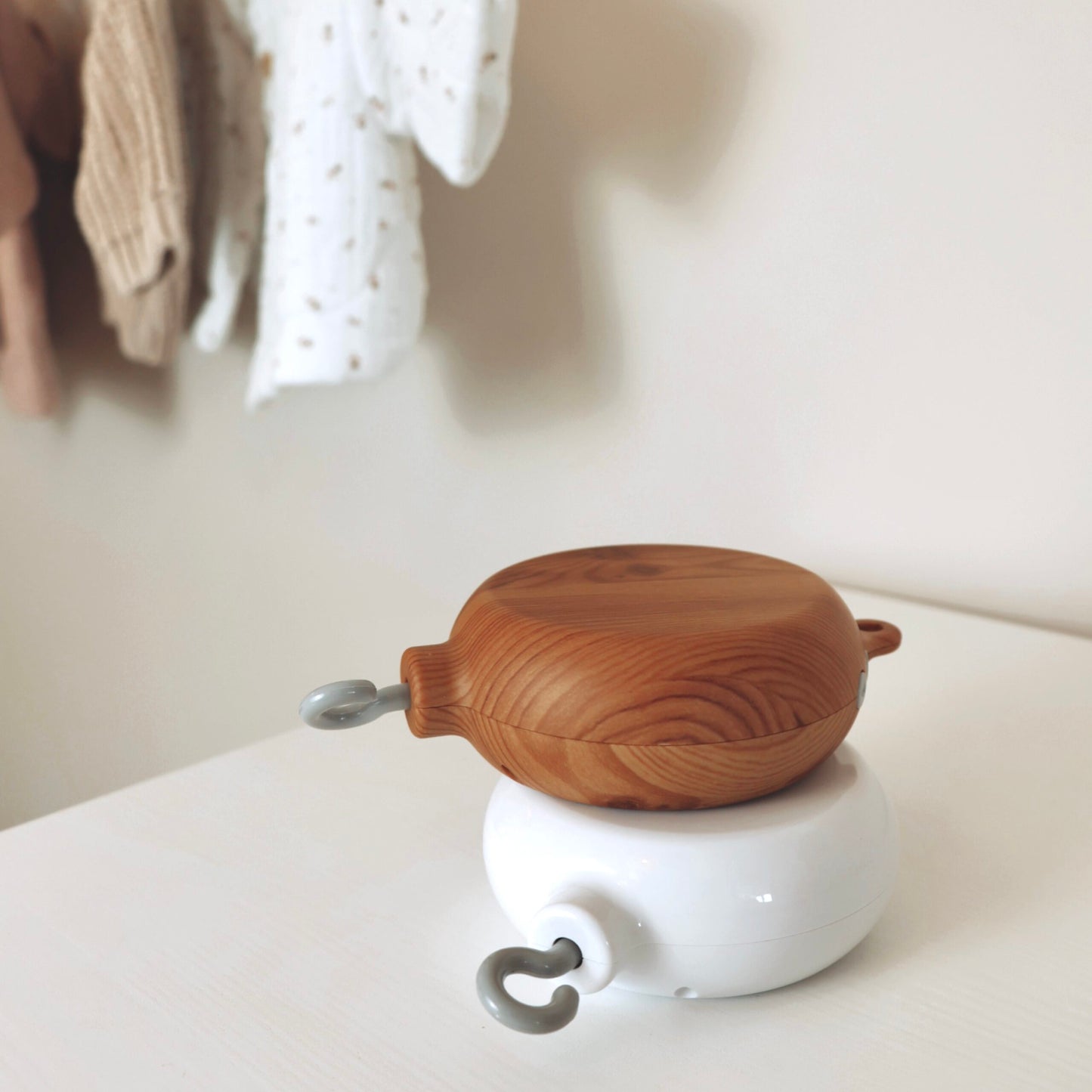 Battery music box for wooden mobile