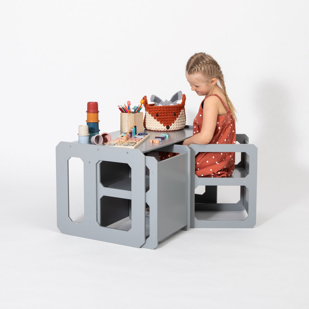 Montessori tafel- en stoelenset met 2 stoelen