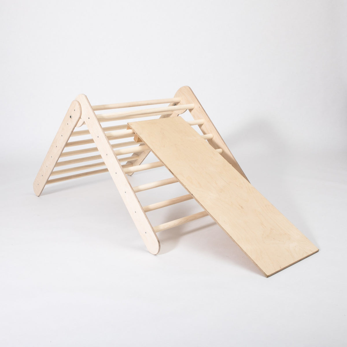 Montessori klimdriehoek met hellingbaan
