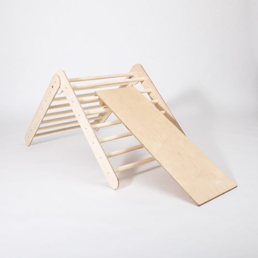 Montessori klimdriehoek met hellingbaan