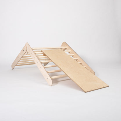 Montessori klimdriehoek met hellingbaan