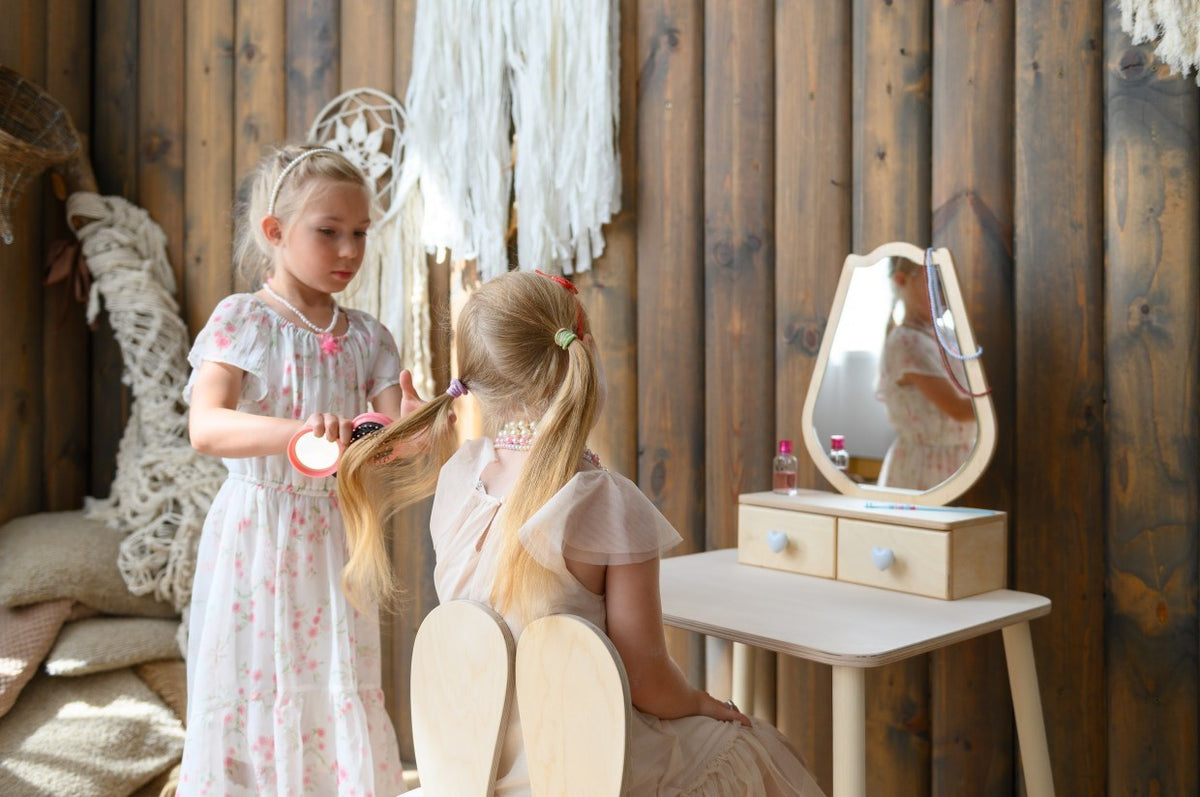 Kinderkaptafel met stoel en spiegel, Tulp