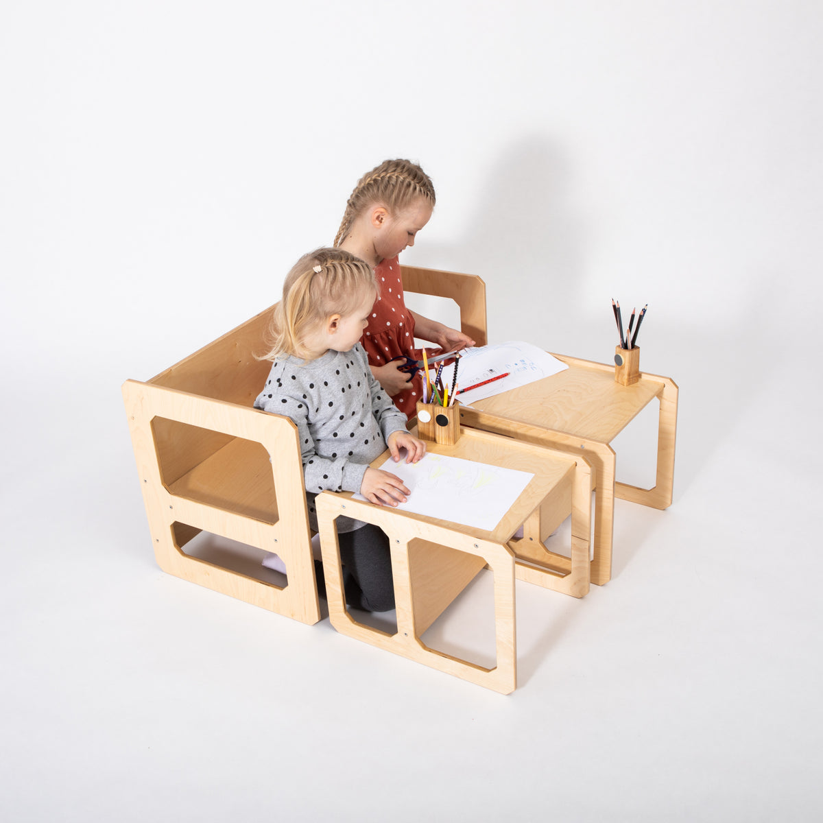 Montessori tafel- en stoelenset met 2 stoelen